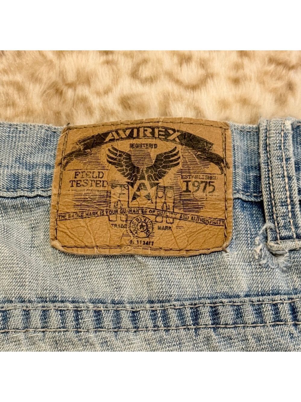 Vintage Avirex Baggy Wide Leg Skater Jeans Light Wash Distressed Y2K Size 32x28 - Picture 6 of 6